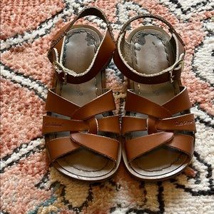 Salt water sandals size 9 toddler